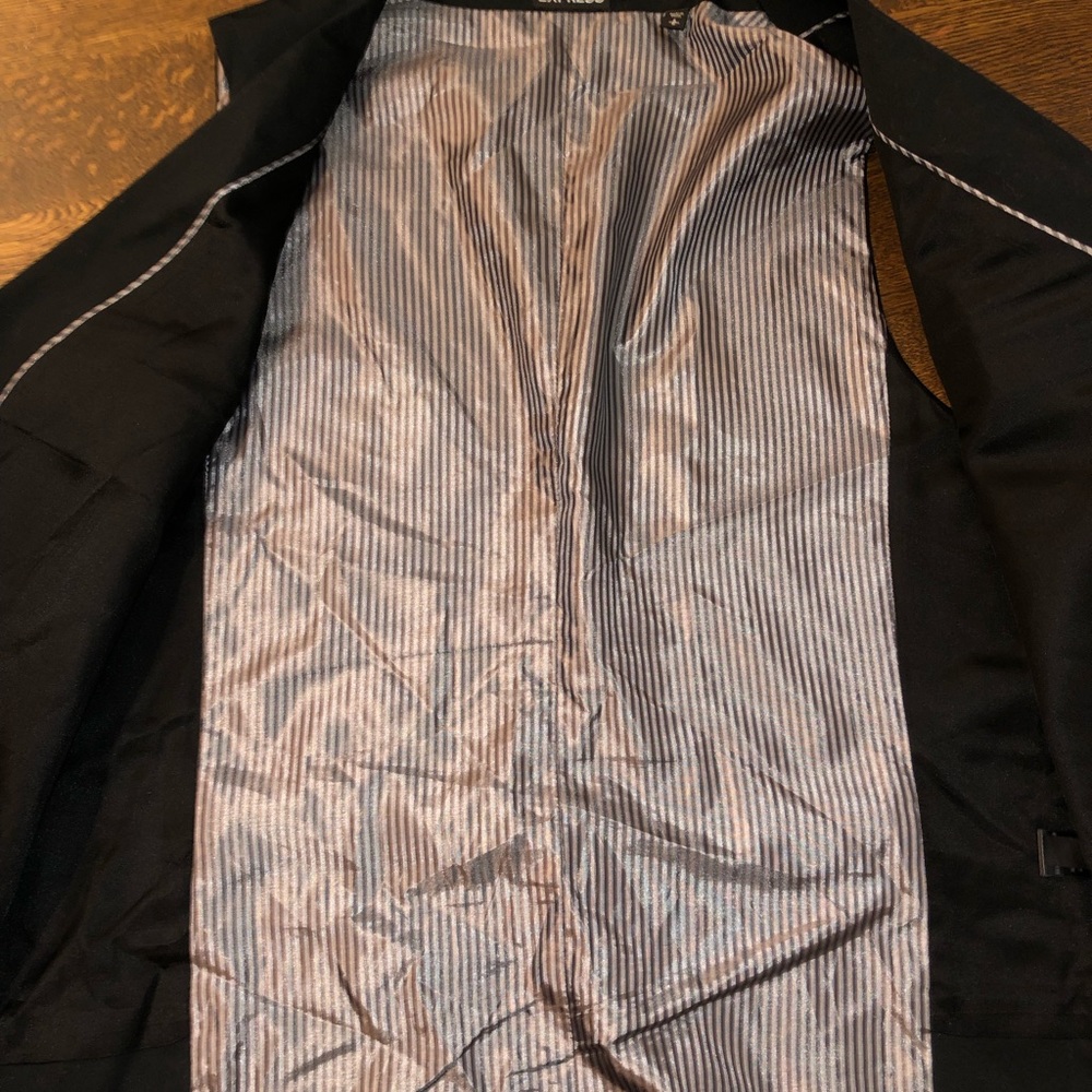 Express Vest - Picture 3 of 4